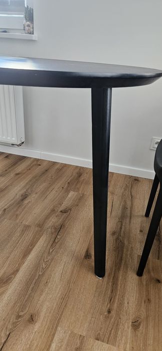 Drewniany stół czarny