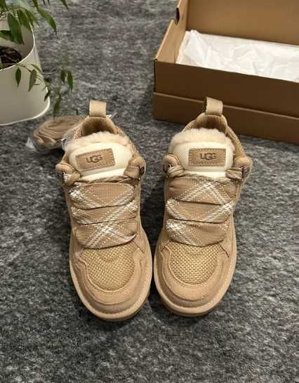 UGG Lowmel Sand R.37