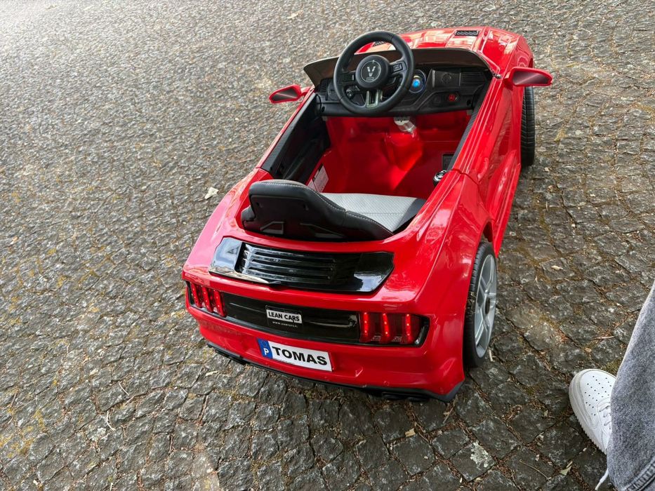Carro elétrico como novo