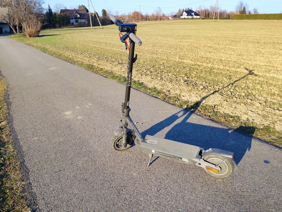 Sprzedam Xiaomi 5 pro w dobrym stanie.