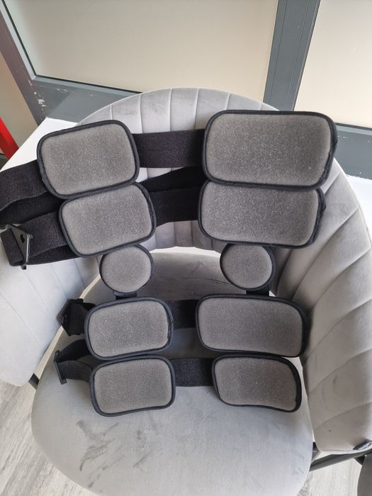 Joelheira ortopédica com limite flexão/extensão