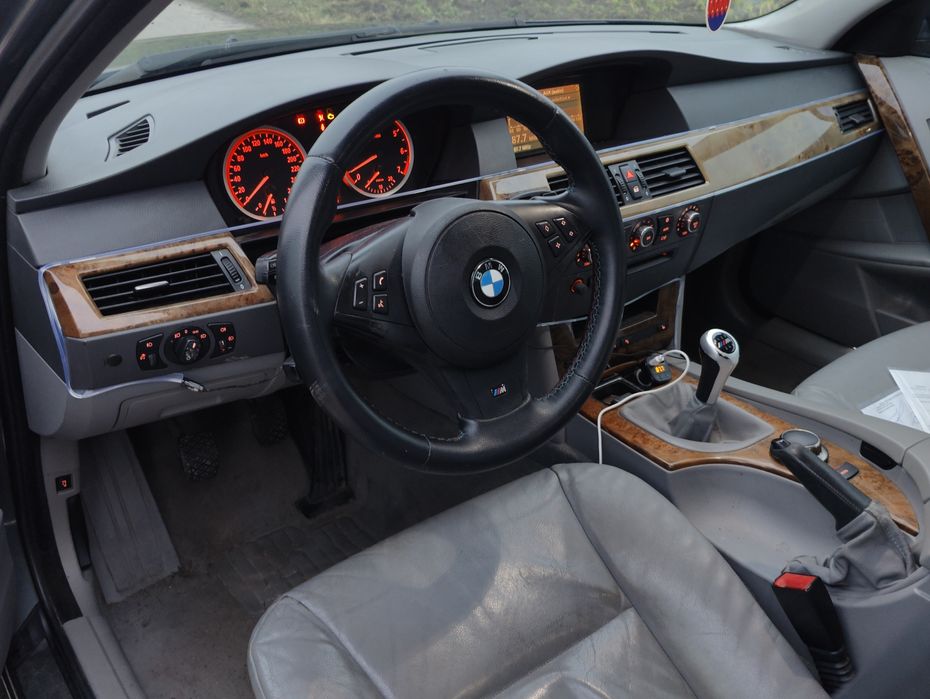 BMW E60 540i manual m pakiet rwd 306km