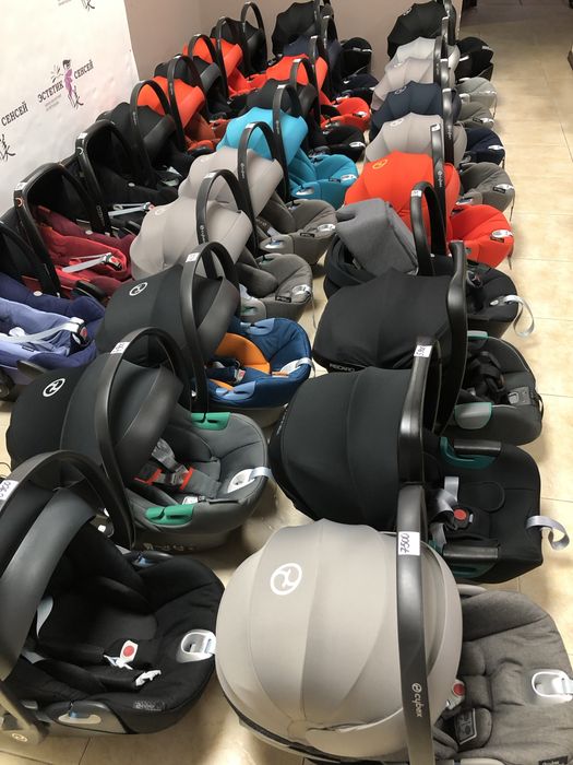 Автокрісла Шоурум Britax Römer Cybex Recaro Maxi Cosi автолюлька cloud
