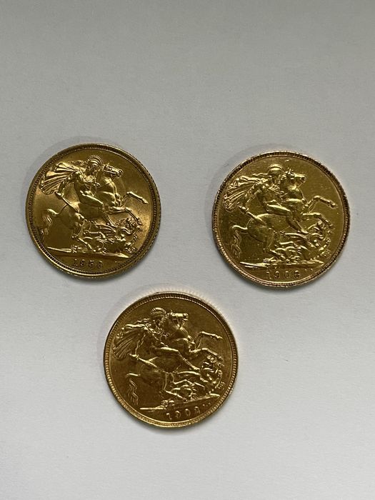 Moedas de libra em ouro