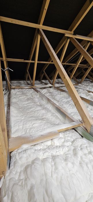 Ocieplanie Piana PUR/ wdmuchiwanie wełny celulozowej