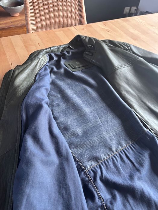Casaco em pele Massimo Dutti
