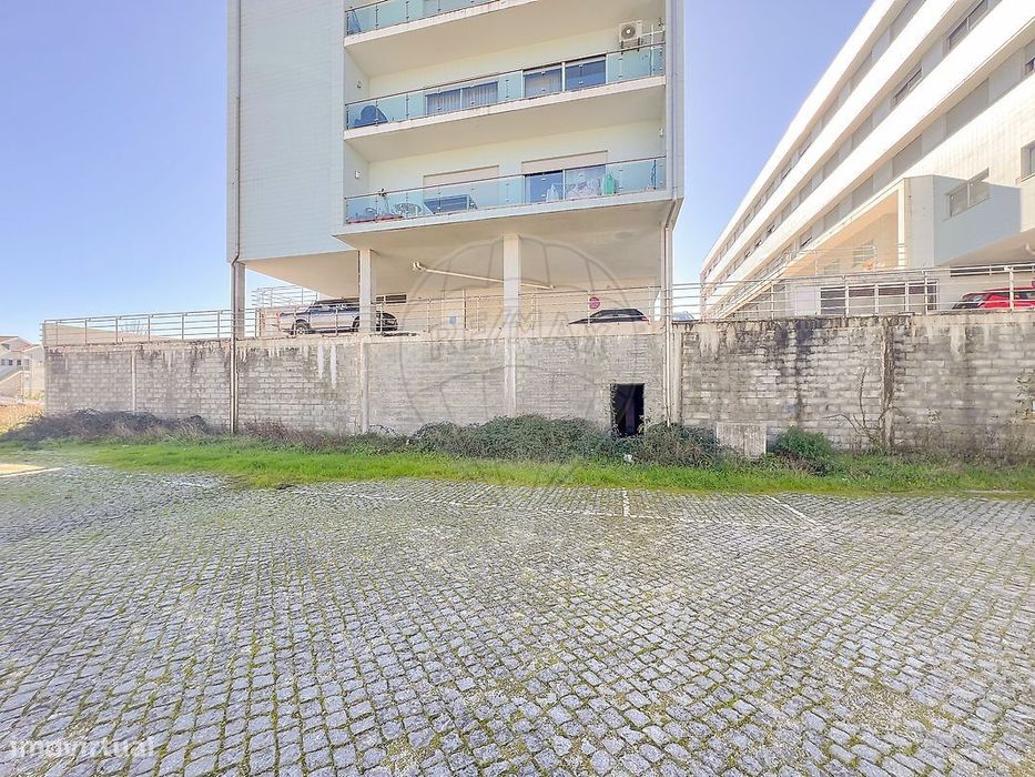 Armazém  para venda — Candedo, Vila Real