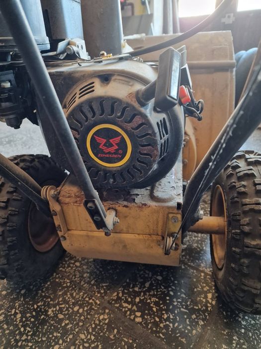 Odśnieżarka spalinowa