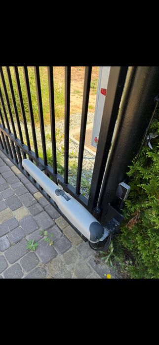 Automaty do bram przesuwnych rozwiernych garażowych serwis awarie