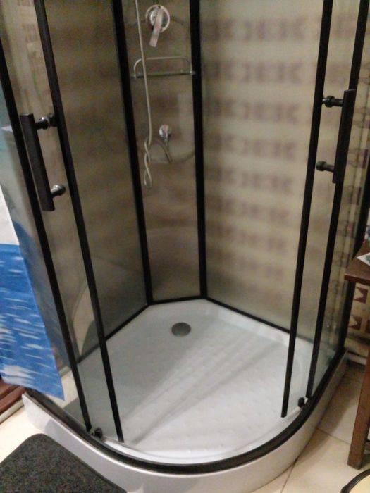 Душевая кабинка в ванную комнату