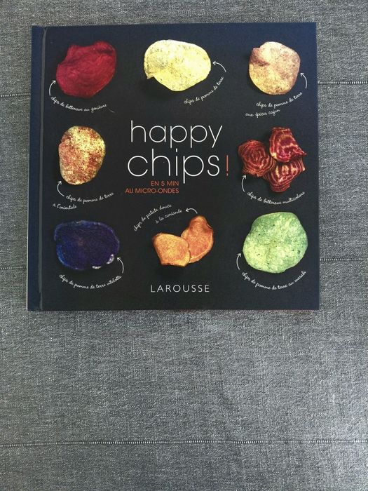 Livro de receitas de culinária - da Larousse. 
O livro foca-se em rece