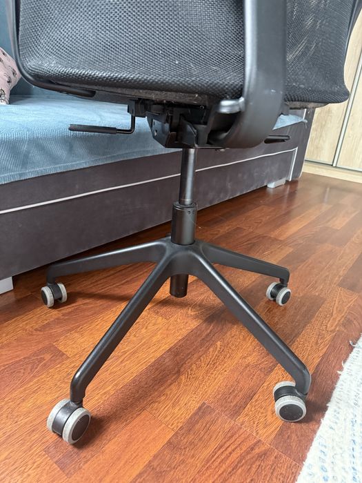 Sprzedam krzesło obrotowe z podłokietnikami Gunnared Ikea