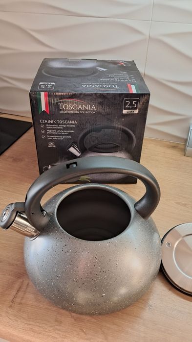 Czajnik Toscania 2,5l nowy