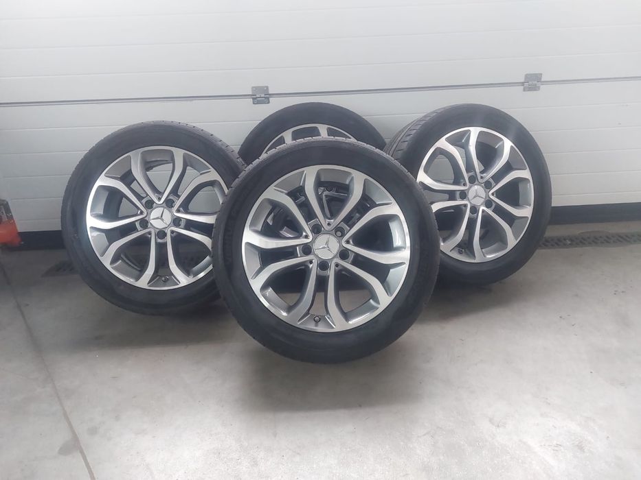 Felgi aluminiowe 5x112R17 Mercedes z oponami letnimi.