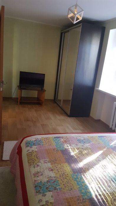 Сдам посуточно 2комн в центре.