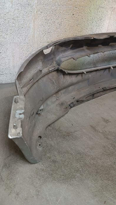 Vendo parachoque de frente Peugeot 206 HDI ano 2001/02