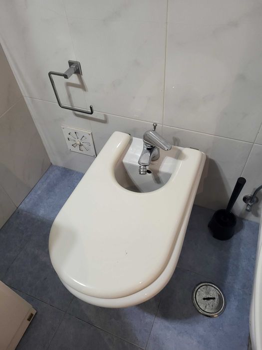 Bidé wc em bom estado com tampa