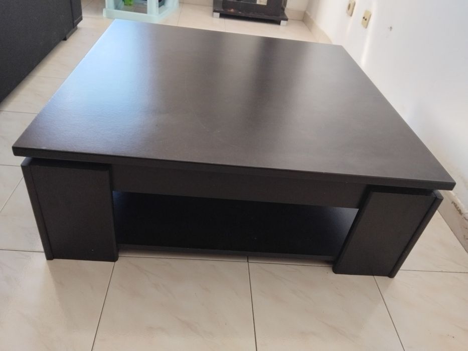 Estante e mesa de centro