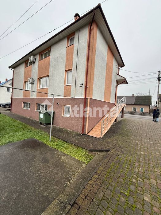 Оренда приміщення та/або будинку в центрі с-ща Лужани - 252 м2