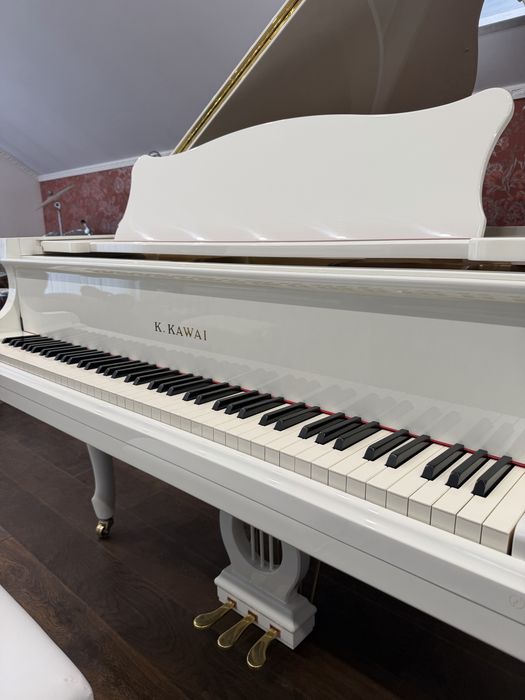 Рояль білий Kawai Японія