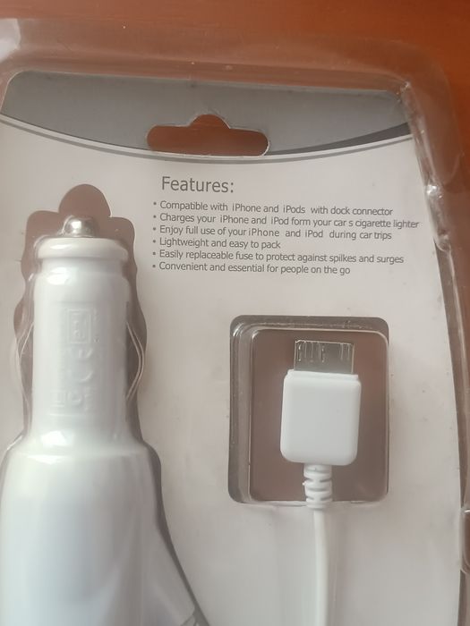 Автомобільна зарядка iPhone/ iPod (30--pin). Нова.
