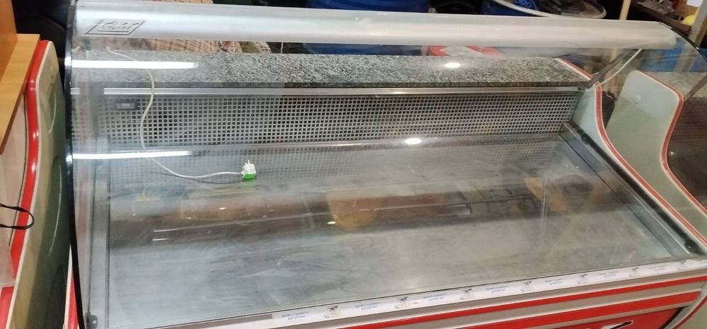 Витрина Cold красная