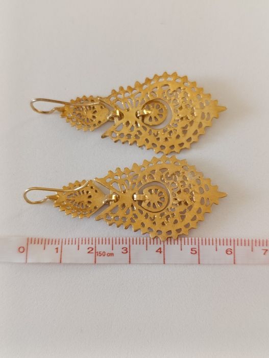 Brincos rainha de prata dourada