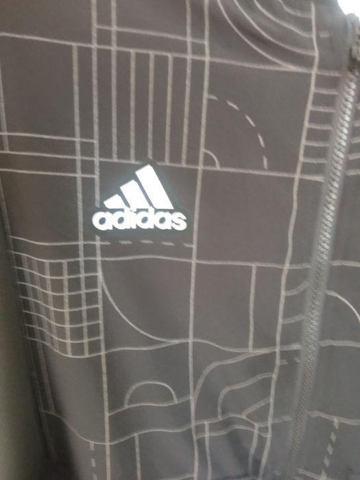 Adidas бомбер розмір м