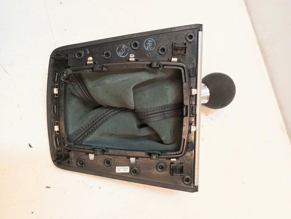 Manete de Mudanças 6 Veloc. com Aro Audi A4 B6 B7 Ref: 8E0864261