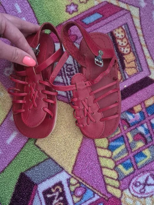 Sandałki r. 29 skórzane