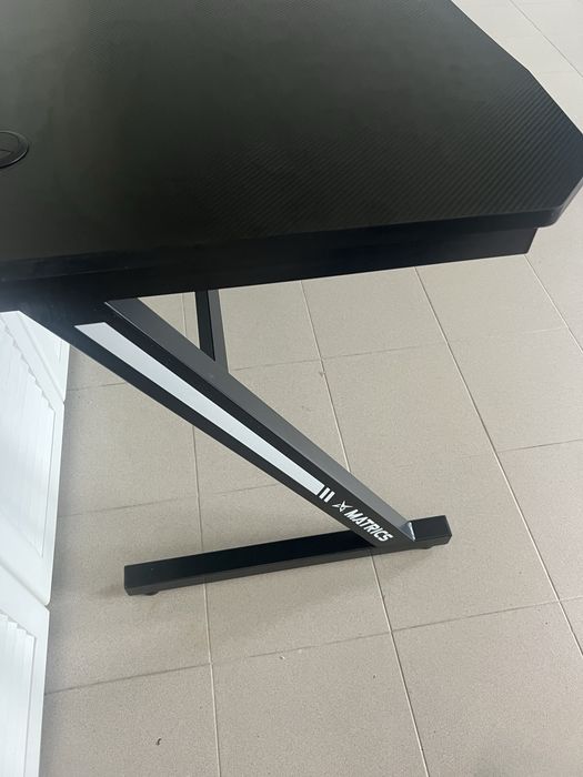 Secretária de Gaming Matrics Z