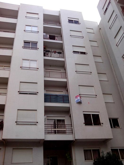 Particular arrenda T2 em São Vicente, Rua Fonte do Mundo