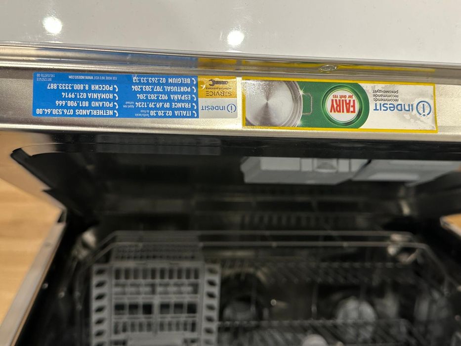 Máquina de lavar loiça indesit