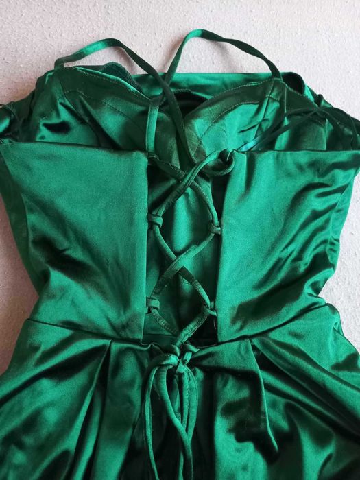 Sukienka na studniówkę rozmiar M. Raz noszona.