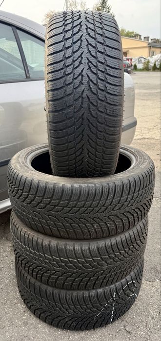225/45/18 Nokian WR Snowproof