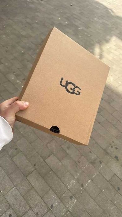 UGG Lowmel Chestnut r.38