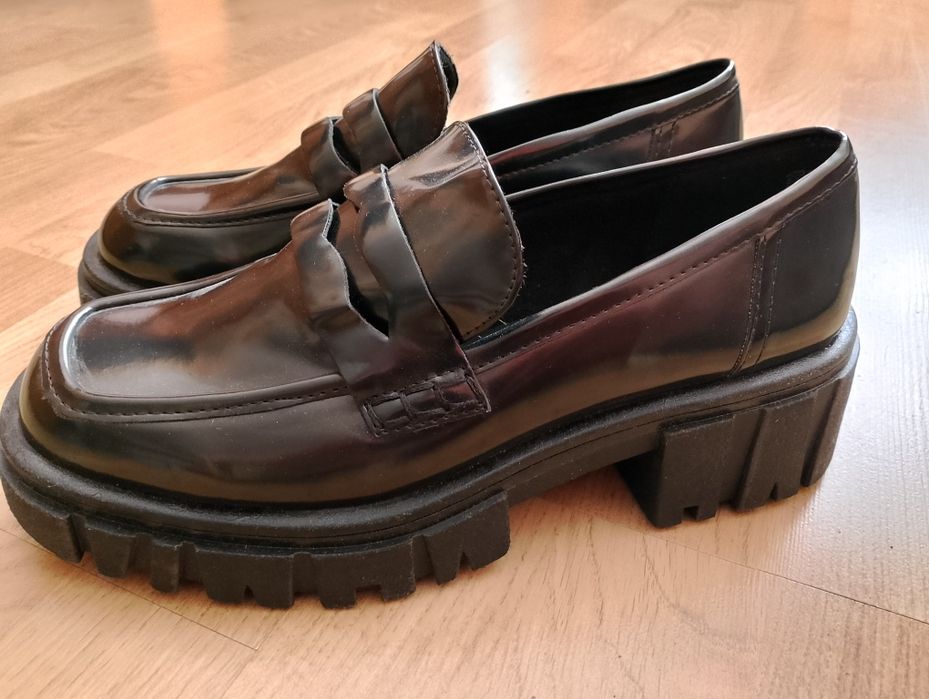 Loafersy marki Marco Tozzi. Nowe/Jak Nowe! (tylko przymierzone) - rozm. 39