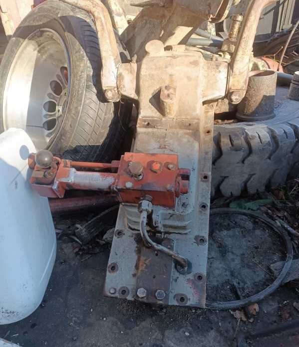 Podnośnik URSUS C-330 stan bdb