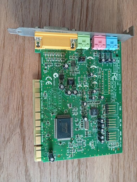 Placa de som Creative modelo 4810
 Soundblaster Vibra 128 PCI (CT4810)