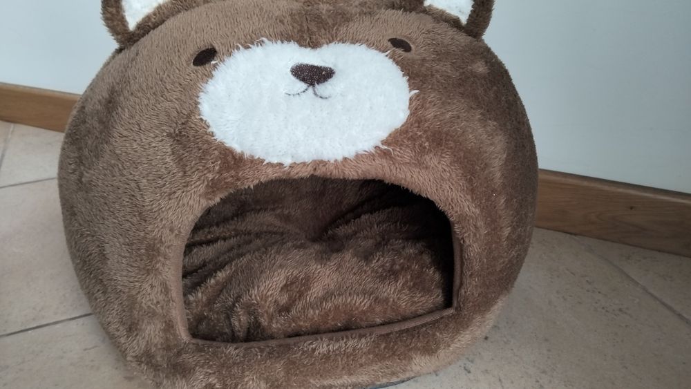 Casa para gato em forma de urso
