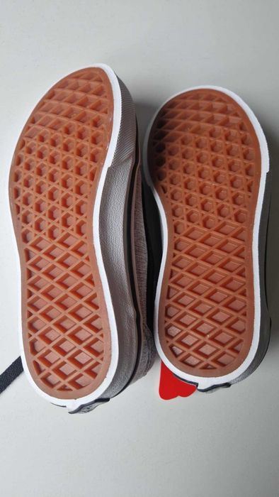 Vans Buty dla chłopca w rozmiarze 29 NOWE