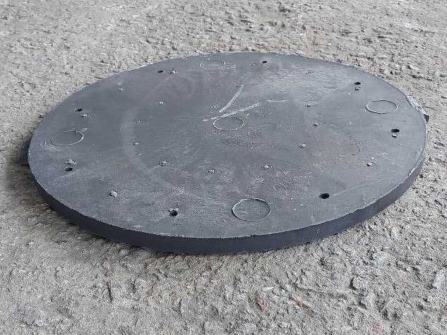 Кришка люка легкого ЄВРО (А15) 1,5 т чорного