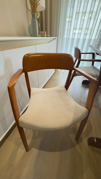 Mesa de Jantar Extensível + 6 Cadeiras | Peça de Autor | Arquiteto Teixeira Lopes | Madeira Maciça |