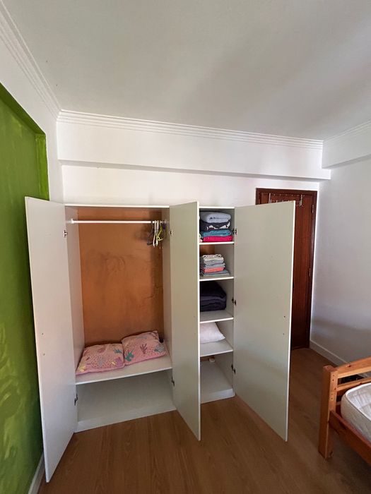 Vendo roupeiro branco