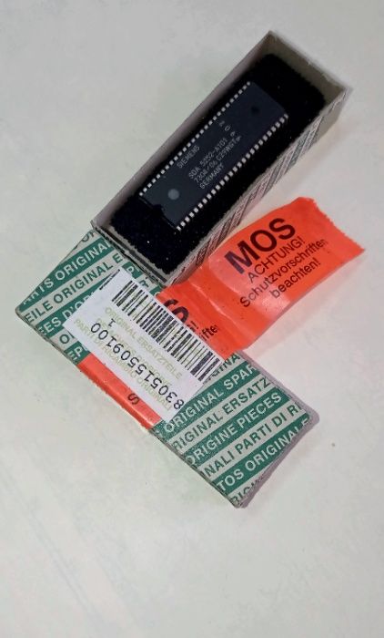 Микросхема SIEMENS SDA5252-A101 (DIP52 Gold supplier) IC Chips