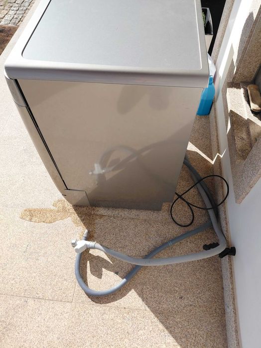 Máquina lavar loiça indesit com erro F16