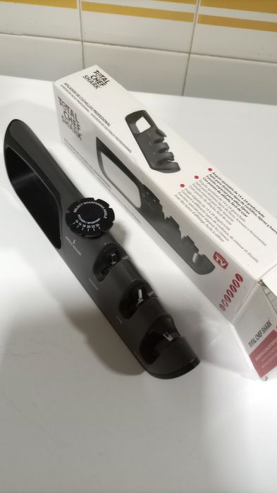 Afiador de facas e tesouras