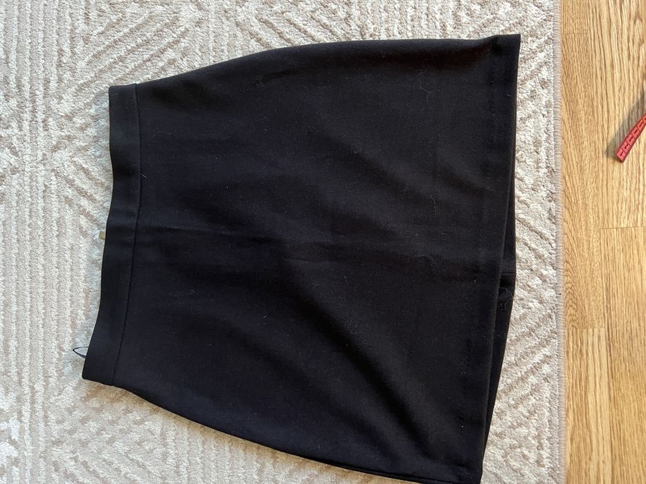 Чорна міні спідниця