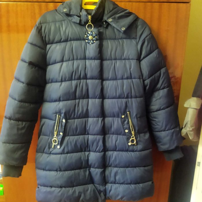 Продам куртку зимову.