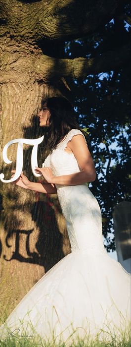 Весільна сукня.